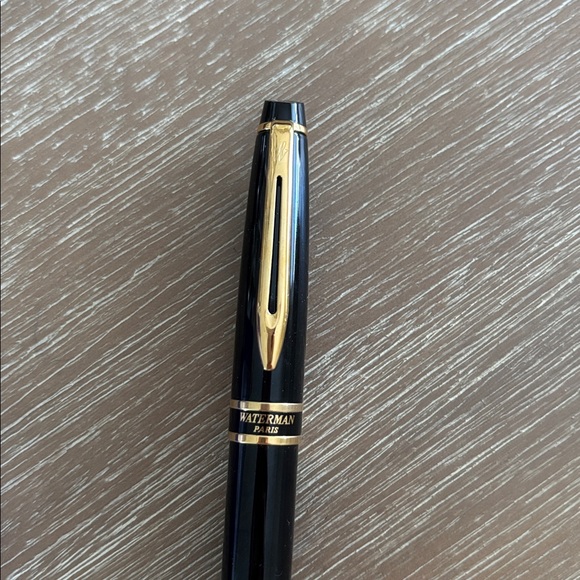 Waterman Expert Fountain Pen in Black with Gold Trim NEW - Picture 9 of 13